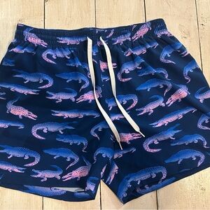 Chubbies Navy Swim Trunks Pink Blue Alligator Print Size XL